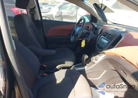 2015 Chevrolet Sonic Lt Auto из США, поврежденный, VIN 1G1JC5SH9F4126783